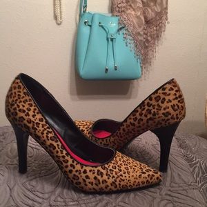 NineWest Leopard Pumps, genuine cow hide